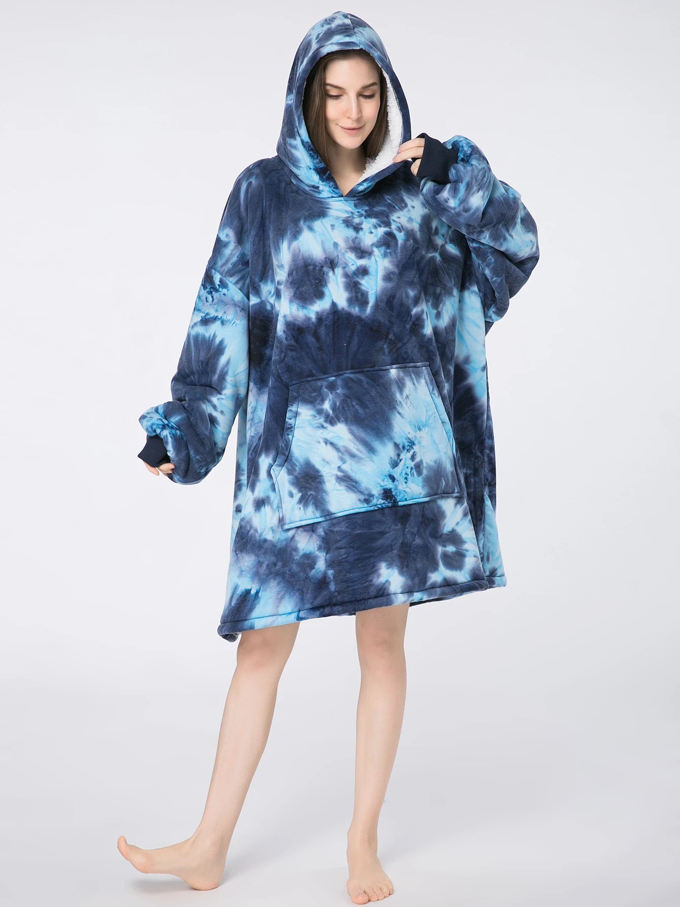 Autumn and winter models printed lazy clothes hooded pullover large size sweater outdoor cold weather clothing can be worn blank